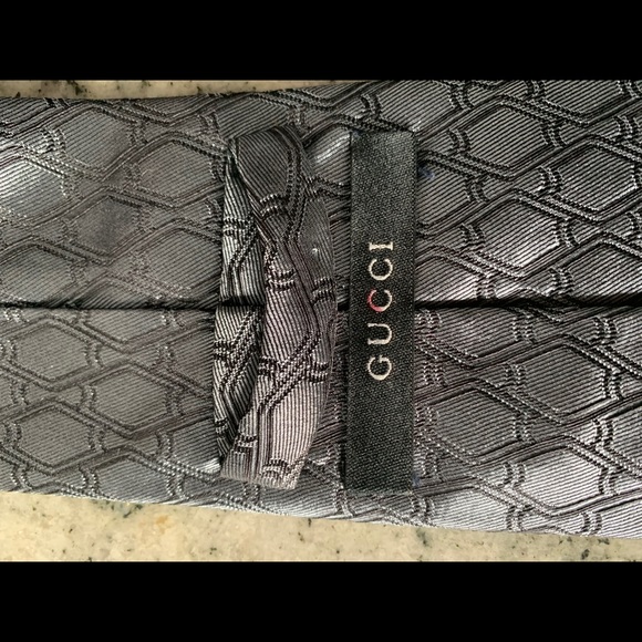 Gucci 60” iridescent silk tie slate print - Picture 13 of 14